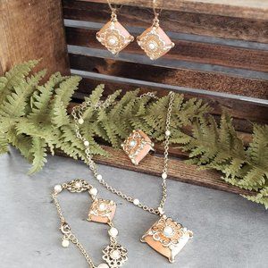 Avon Belle and Blush Set